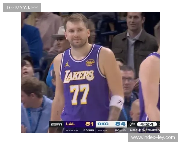 邓恩冲突东契奇遭驱逐，海斯为队友出头吃技犯